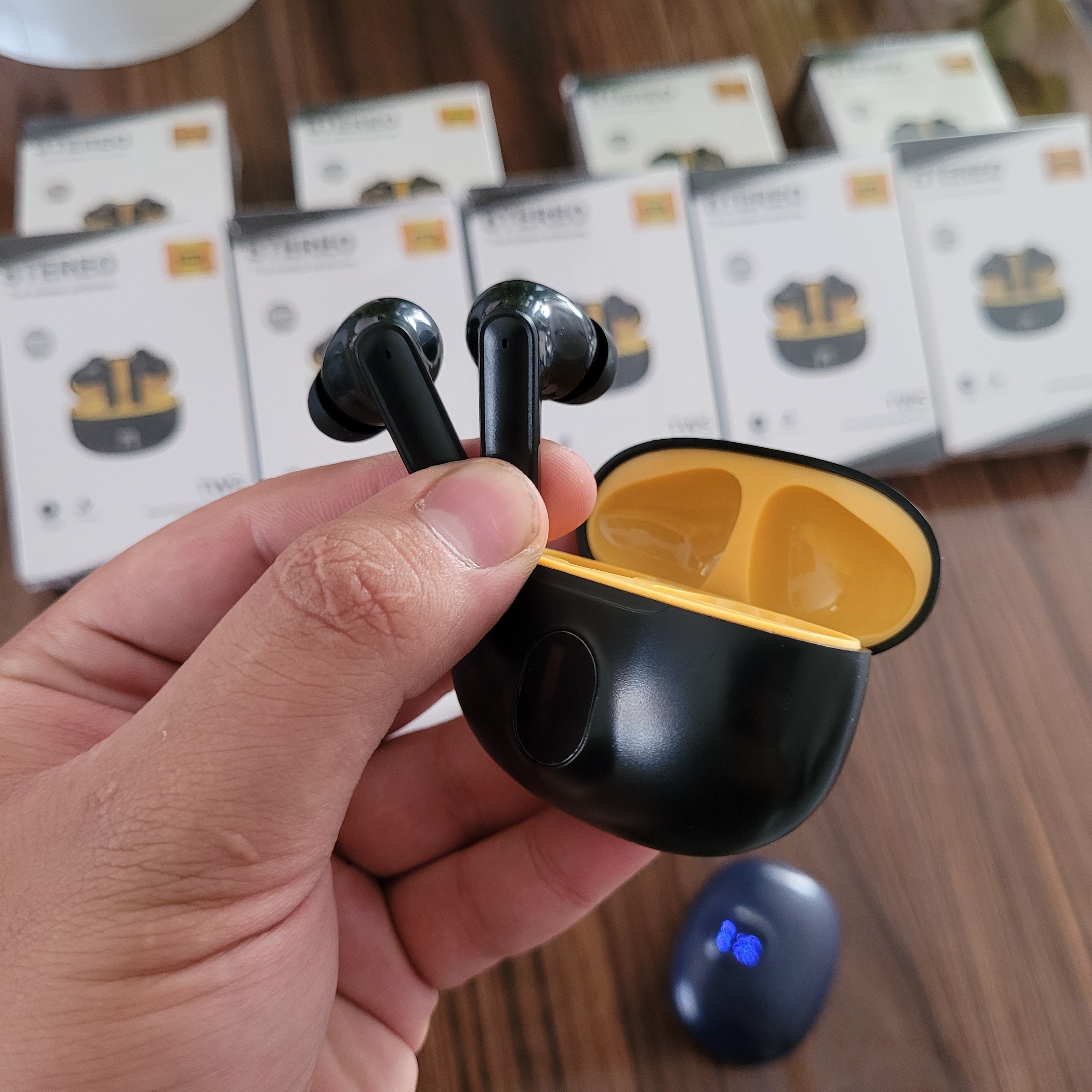 ایرپاد پرو STEREO ضدآب پاوربانک دار کیفیت درجه یک بلوتوث نسخه5 3 صحفه نمایش دار
